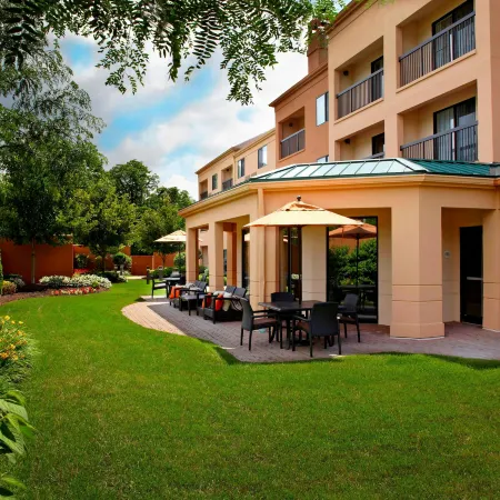 Courtyard Newark Granville