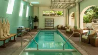 Knob Hill Inn - Pools