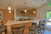 Hilton Garden Inn Mt. Laurel - بار