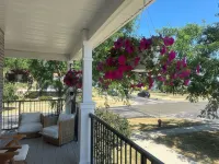 Capital City- 6 Miles from Madison with Fireplace - WiFi