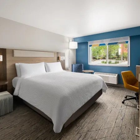 Holiday Inn Express & Suites PASO ROBLES by IHG