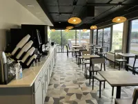 Red Roof Plus+ & Suites Virginia Beach - Seaside - جاكوزي
