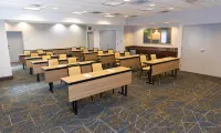 Hampton Inn & Suites by Hilton Stroudsburg Pocono Mountains - parking