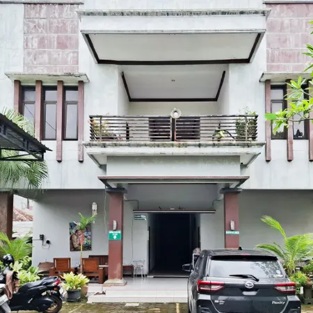 RedDoorz Syariah at Harmoni Near Alun Alun Kudus