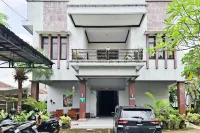 RedDoorz Syariah at Harmoni near Alun Alun Kudus - Wifi