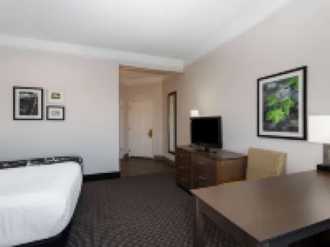 La Quinta Inn & Suites by Wyndham Denver Boulder-Louisville Hotels in Boulder County