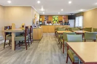 La Quinta Inn & Suites by Wyndham El Paso East - breakfast