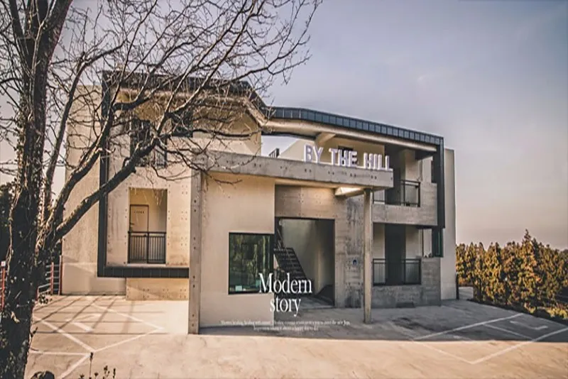 บาย เดอะฮิลล์ เชจู