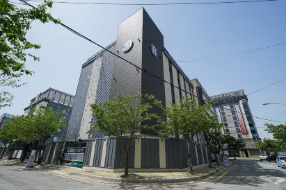 Business Hotel