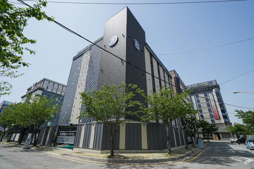 Business Hotel
