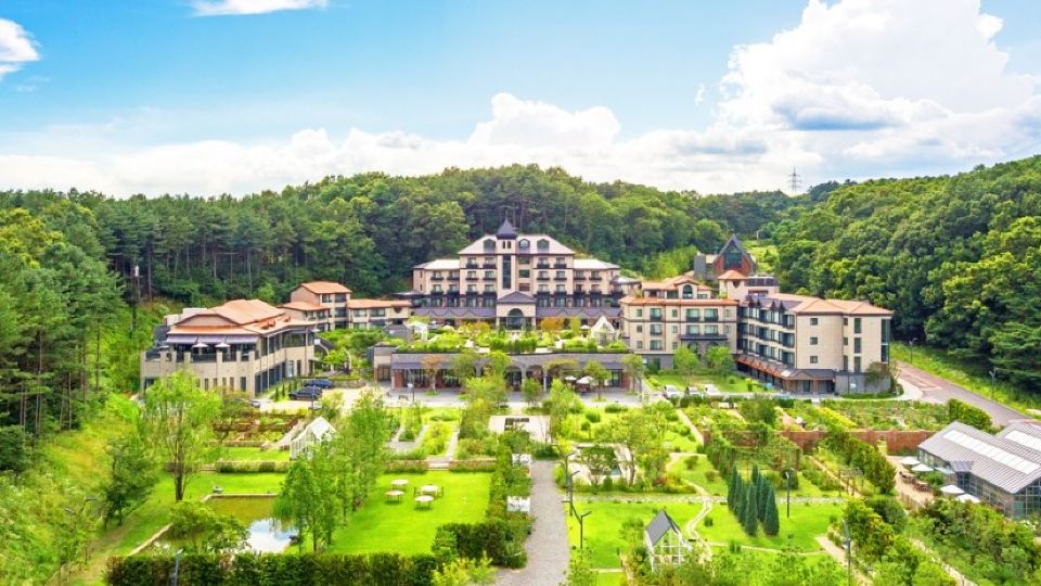 Eden Paradise Hotel