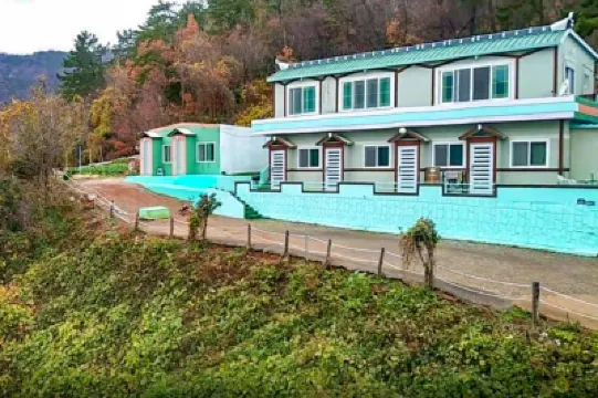 Yeosu Hyangilam Observatory Pension Hotels near Hyangiram Hermitage