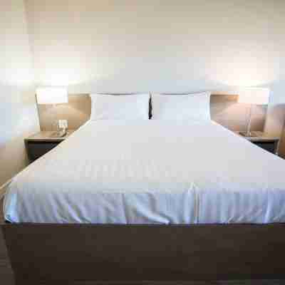 Sand Pebbles Inn Rooms