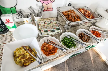 Born Hotel Cheongju Отели рядом с достопримечательностью «Университет Чхонджу»