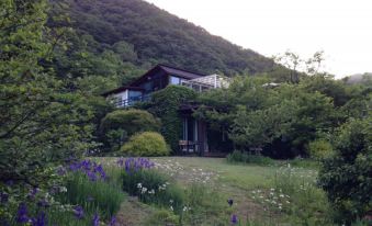 Wanju Daedunsan Sanjarak Pension