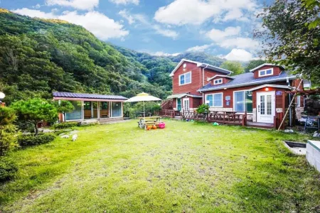 Gwangyang Four Seasons Story Pension Отели в г. Кванъян