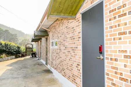 Namhae Yunseul House Pension Отели в г. Намхэ