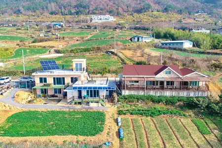 Namhae Yunseul House Pension Отели в г. Намхэ
