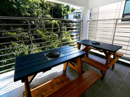 Tongyeong Cobalt Blue Pension Отели рядом с достопримечательностью «Skyline Luge Tongyeong»