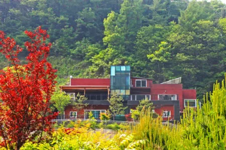 Gapyeong Zeny Pension Отели рядом с достопримечательностью «Edelweiss»