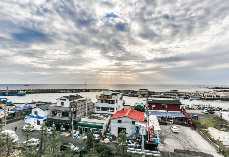 2. 제주 모슬포 호..