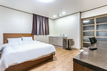 Gangneung Hyundai Motel