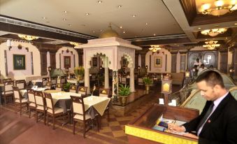Hotel Empires