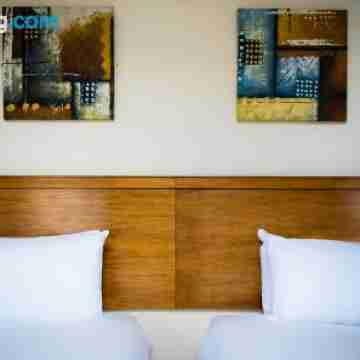 Brogans Bar & Hotel Rooms