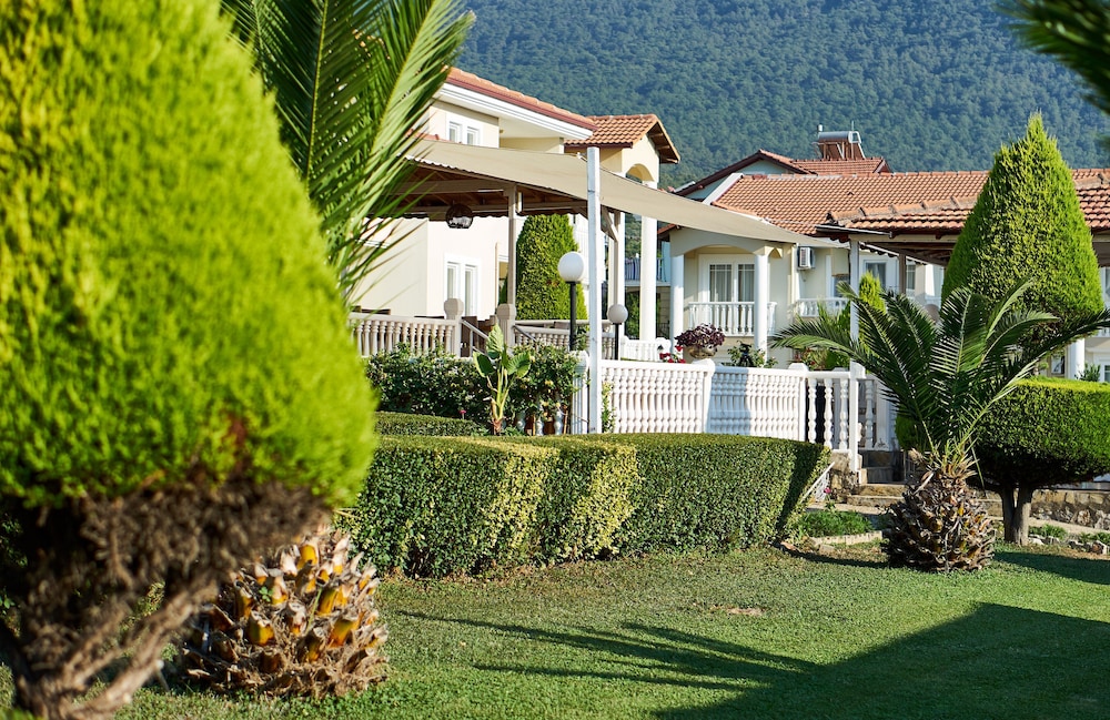 Larimar Suite Hotel