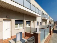 Apartamentos Playa de Castelldefels Hotele w: Castelldefels