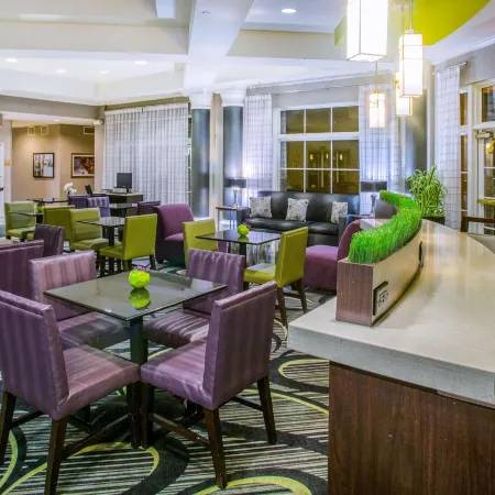 La Quinta Inn & Suites by Wyndham St. Louis Westport