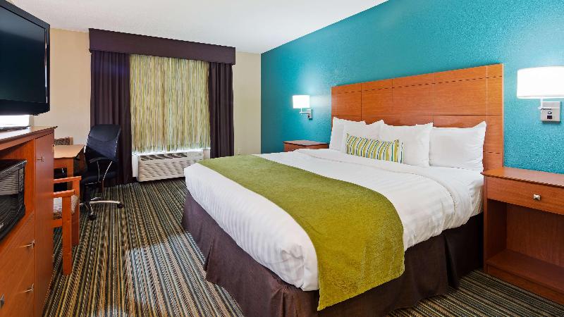 Best Western Plus Menomonie Inn & Suites