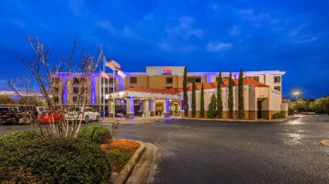 Clarion Pointe Jacksonville Near Camp Lejeune