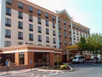 Holiday Inn Harrisburg East Hotels near Walmart Supercenter