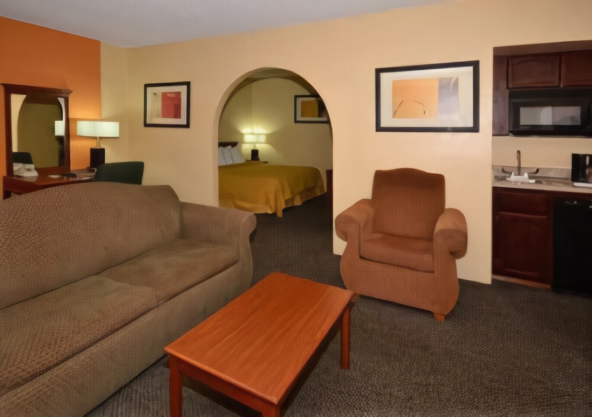 Quality Inn and Suites Goodyear