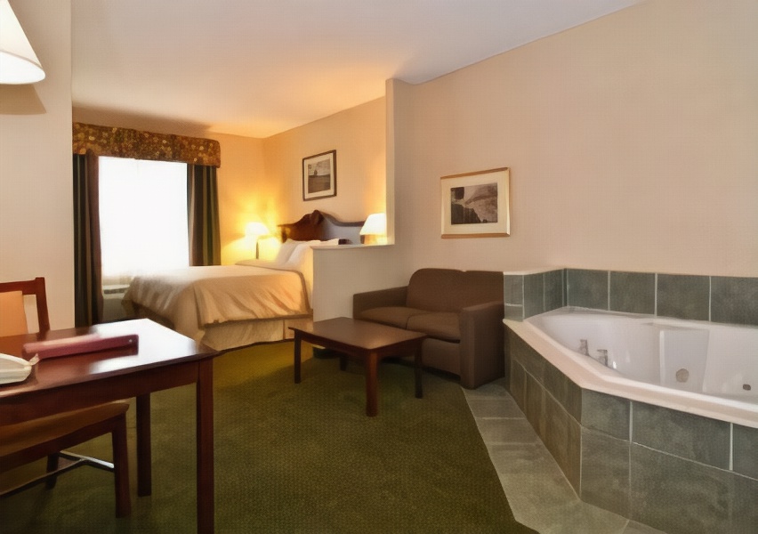 Comfort Suites Twinsburg