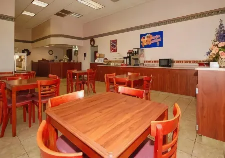 Motel 6 Effingham, IL