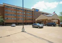 Comfort Inn & Suites Hotels near ALDI