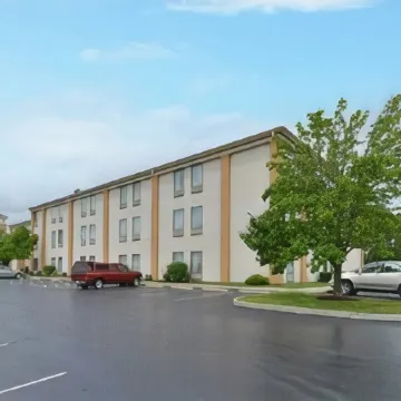 Quality Inn & Suites Near St Louis and I-255