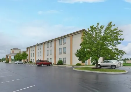 Quality Inn & Suites Near St Louis and I-255 Отели в г. Стуки Тауншип