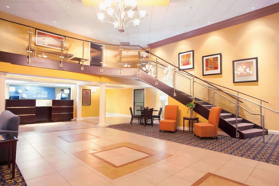 Quality Inn and Suites St Charles - West Chicago