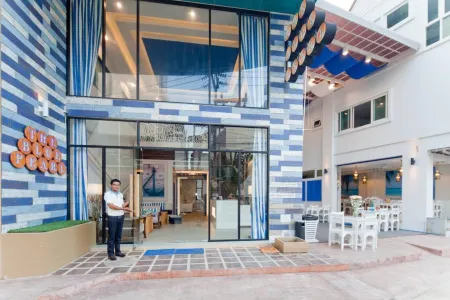 The Blue Pearl Kata Hotel