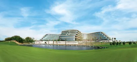 JA Lake View Hotel, Dubai