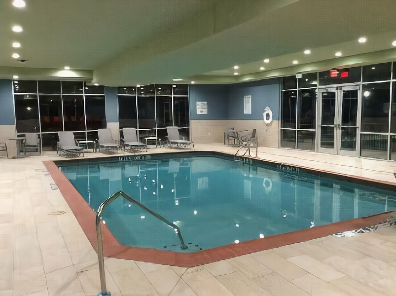 "Holiday Inn Express & Suites Dallas NW Hwy - Love Field, an Ihg Hotel"