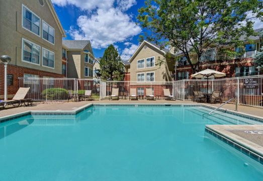 홈우드 스위트 바이 힐튼 콜로라도 외관