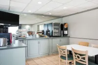 La Quinta Inn & Suites by Wyndham Melbourne Viera - breakfast