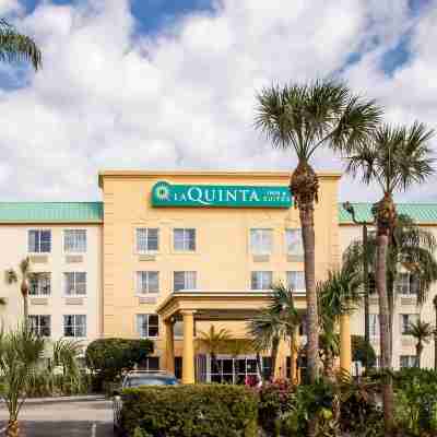 La Quinta Inn & Suites by Wyndham Melbourne Viera Hotel Exterior