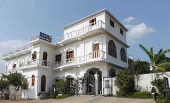 Hotel Isabel Palace