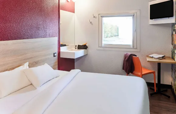 hotelF1 拉羅謝爾昂古蘭酒店