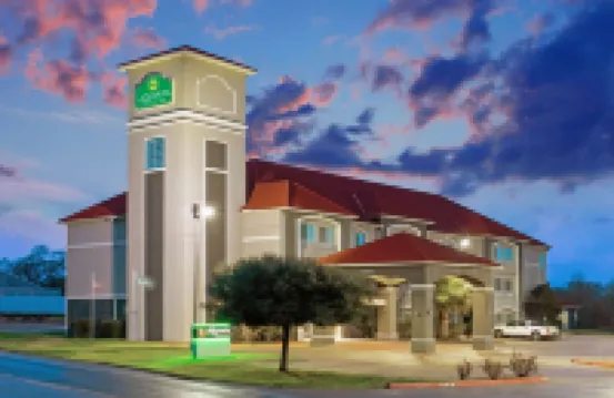 La Quinta Inn & Suites by Wyndham Fairfield TX